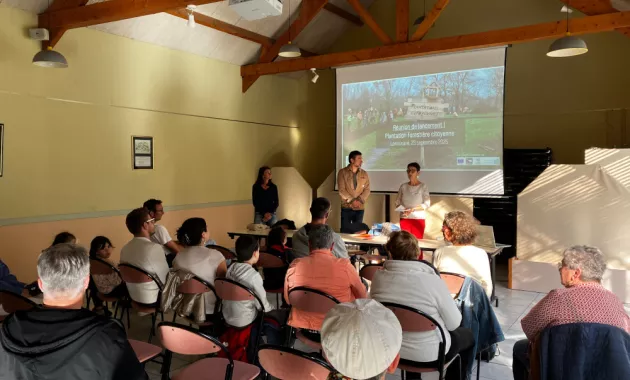 Réunion publique à Lanrivoaré