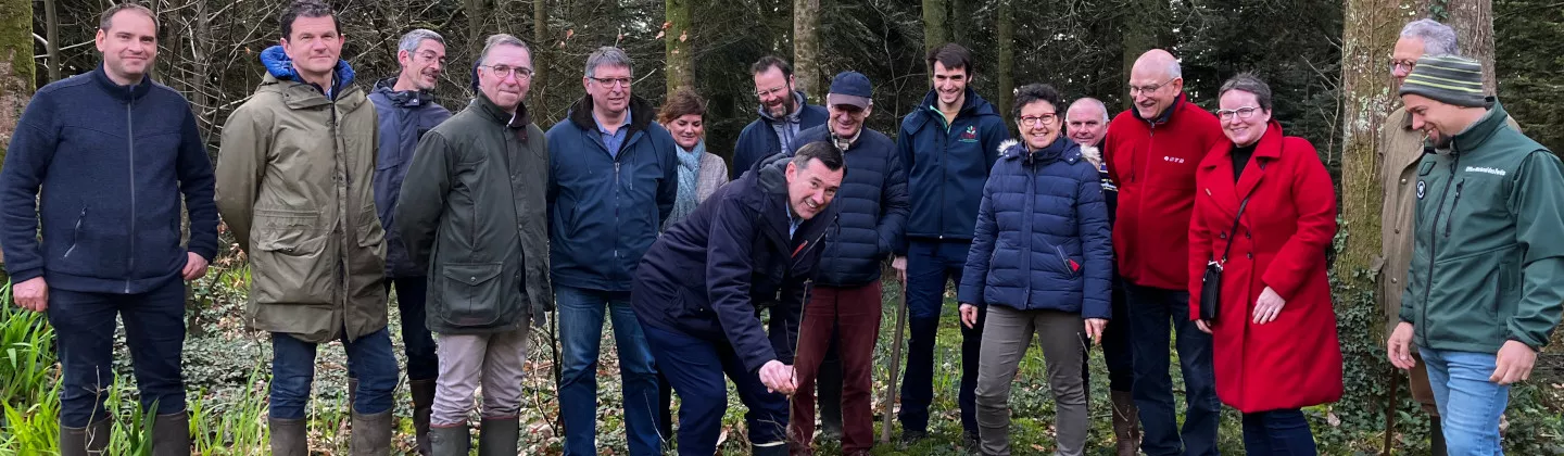 Plantation symbolique en forêt de Kerlaran à Landerneau