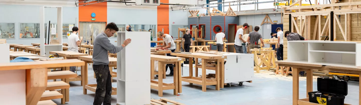 Plateau technique du lycée du bâtiment à Pleyben