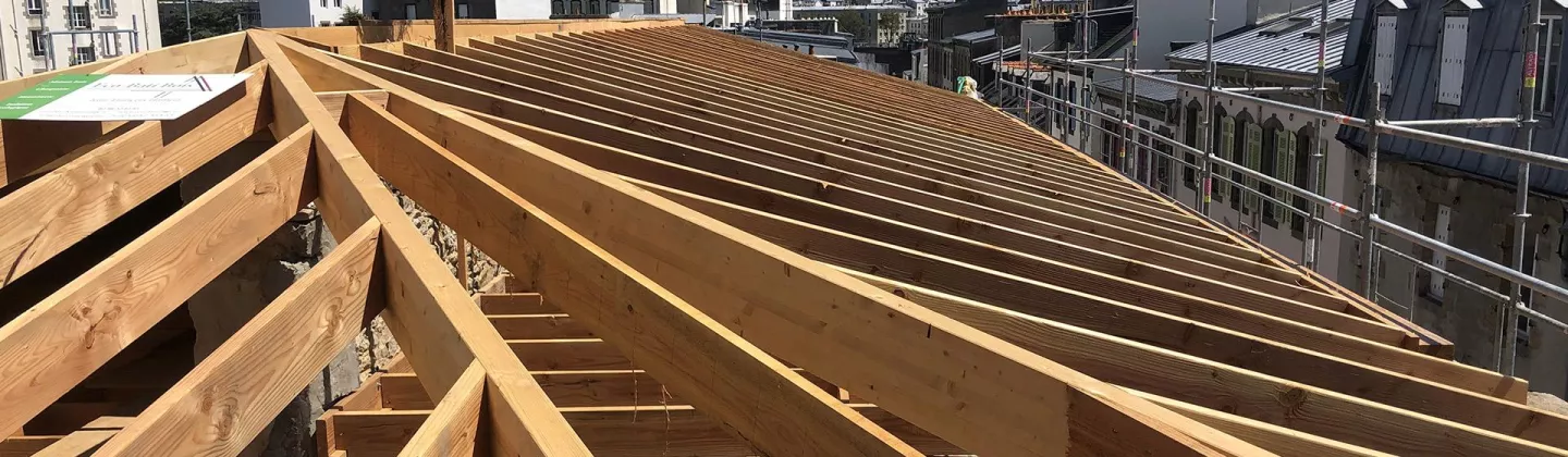 Chantier de surélévation d'un immeuble à Brest