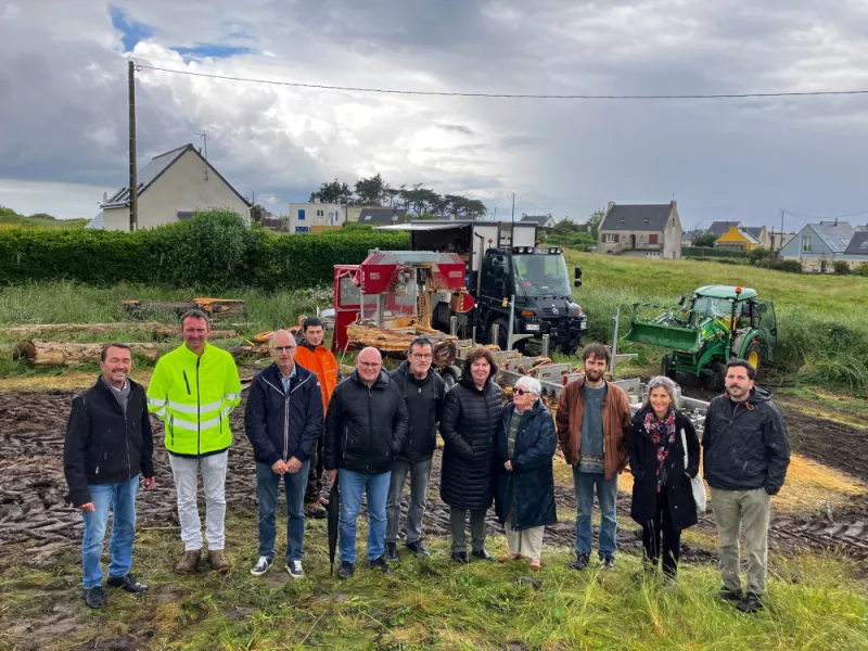L'équipe municipale de Saint-Pabu et ses partenaires